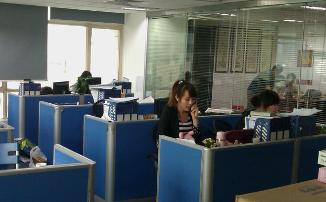佛山市鸿门开门业房门定制选购指南：材质与工艺要点解读
